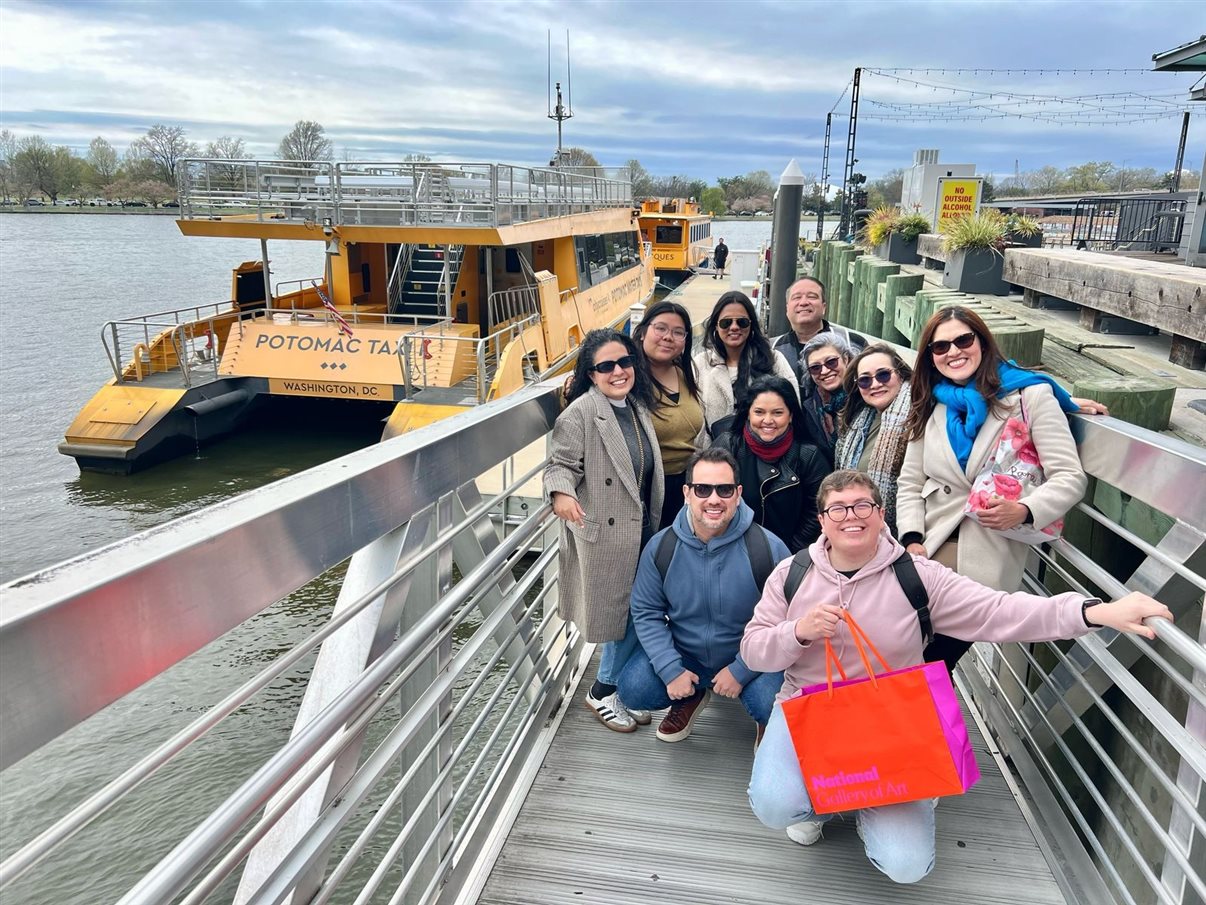 Grupo conheceu a equipe do Destination DC