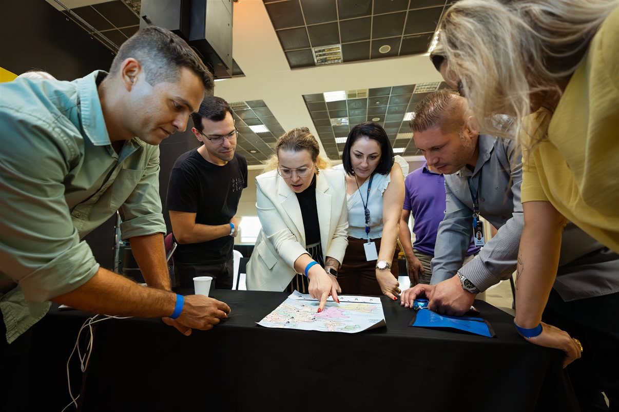 Patrícia Ribeiro, Executiva de Contas do Lufthansa Group, Agente Guilherme  Samuel e Daniela Anele, ambos Comercial da Flytour Business 