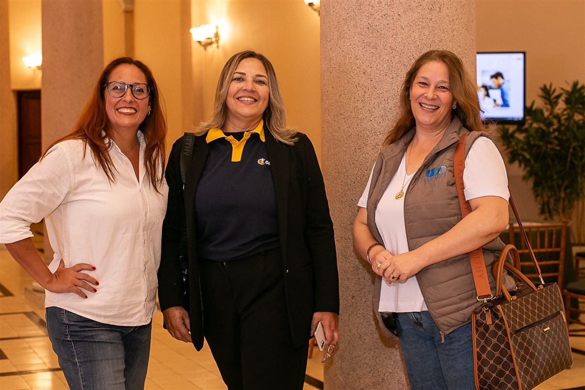 Patrícia Ribeiro, Executiva de Contas do Lufthansa Group, Agente Guilherme  Samuel e Daniela Anele, ambos Comercial da Flytour Business 