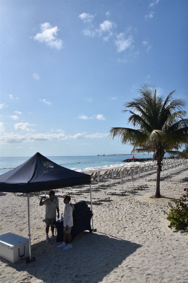 Para hóspedes Yacht CLub, Ocean Cay também tem uma oferta de dedicada, com atendimento e acesso exclusivo à praia