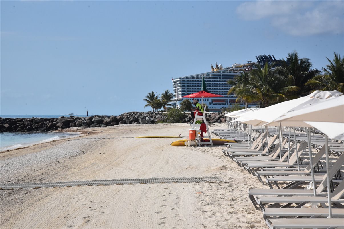 Para hóspedes Yacht CLub, Ocean Cay também tem uma oferta de dedicada, com atendimento e acesso exclusivo à praia