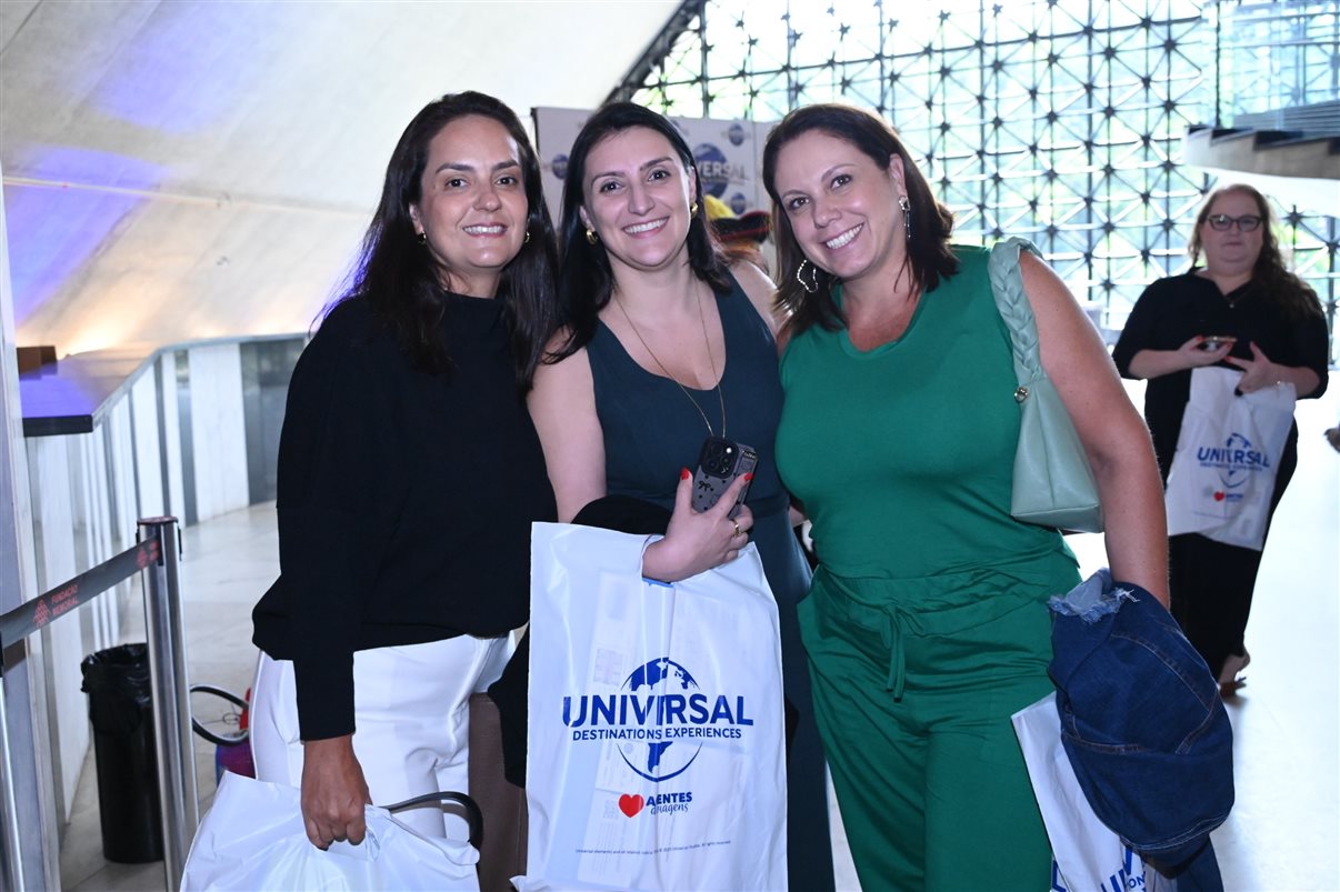 Marcos Paes de Barros, Juliana Pisani, Gabriella Cavalheiro e Martim Diniz, da Universal