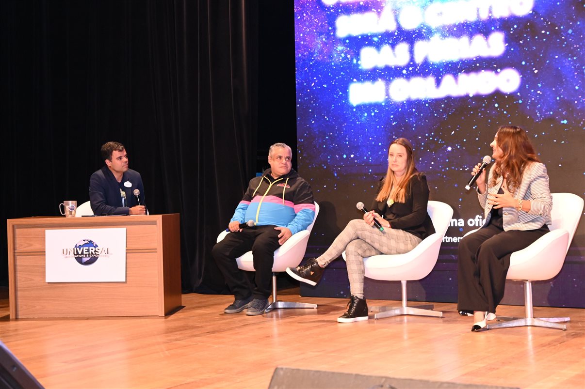 Marcos Paes de Barros, Juliana Pisani, Gabriella Cavalheiro e Martim Diniz, da Universal