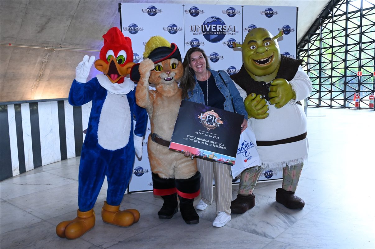 Marcos Paes de Barros, Juliana Pisani, Gabriella Cavalheiro e Martim Diniz, da Universal