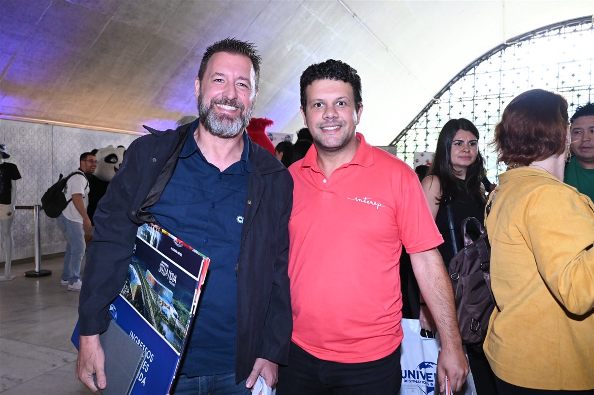 Marcos Paes de Barros, Juliana Pisani, Gabriella Cavalheiro e Martim Diniz, da Universal