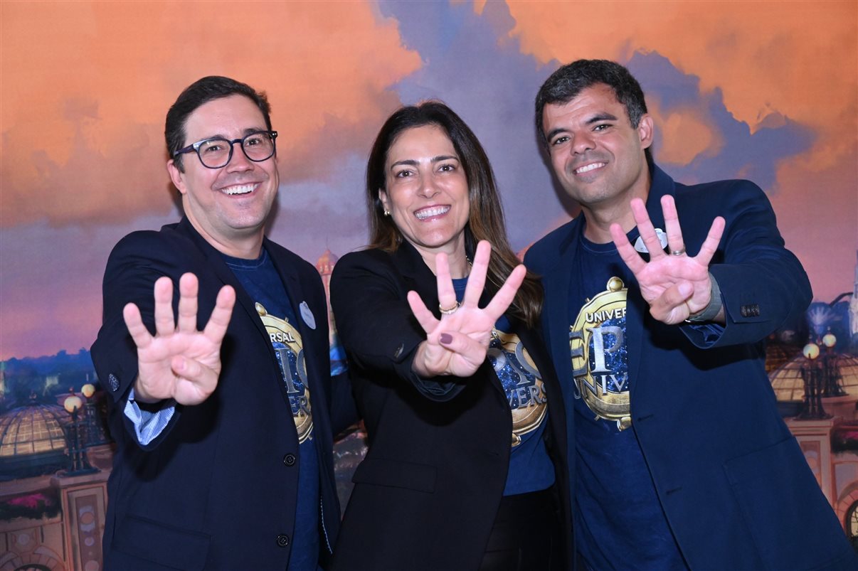 Marcos Paes de Barros, Juliana Pisani, Gabriella Cavalheiro e Martim Diniz, da Universal