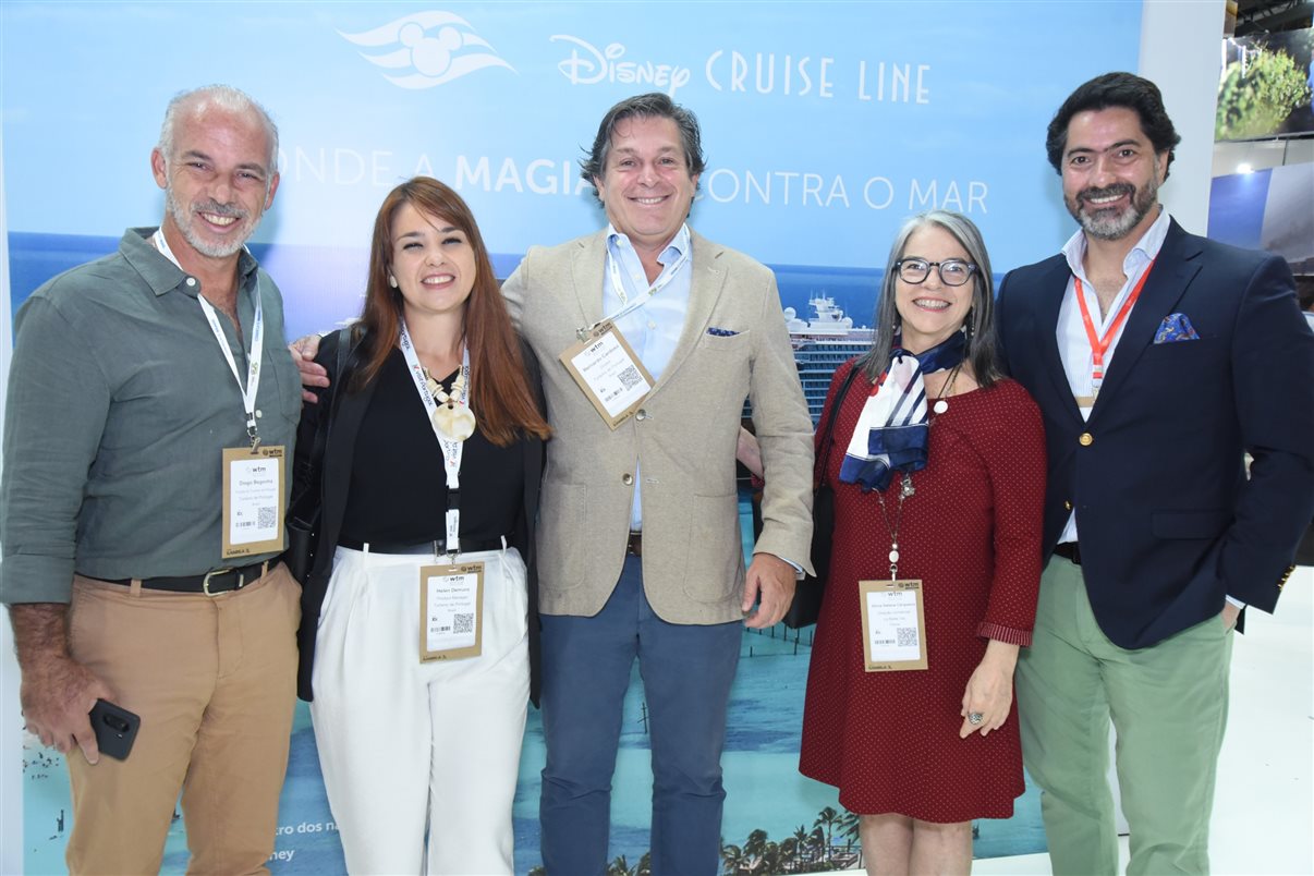 Artur Luiz Andrade, da PANROTAS, e Rosália Lucas, secretária de Turismo da Paraíba