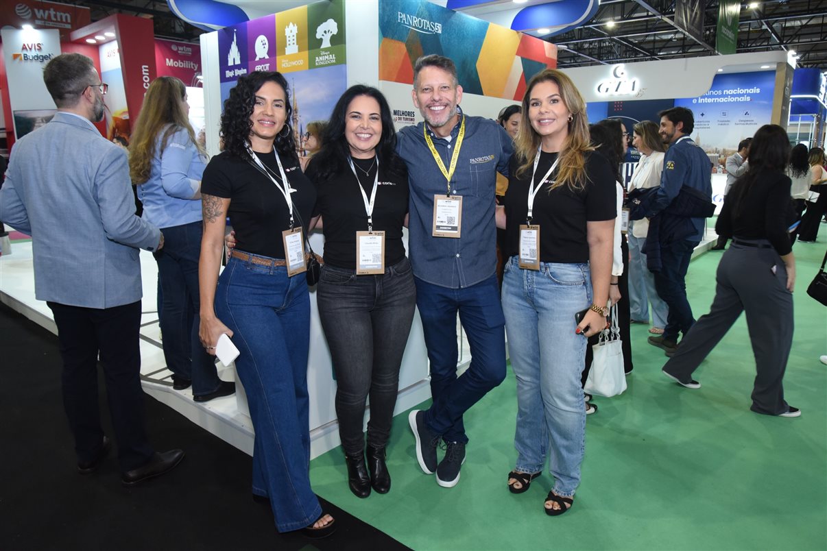 Time do Nacional Inn na WTM