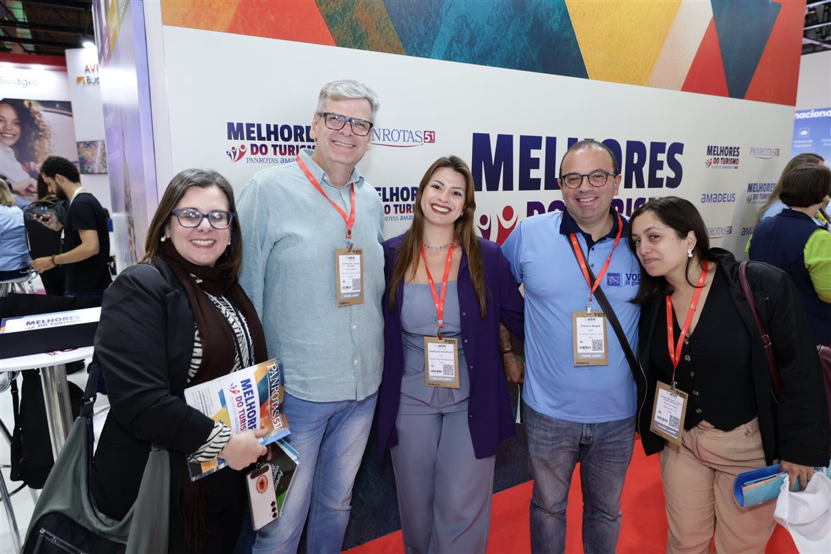 Gabriel Freitas, da Avis, Juan Taiano, da Terrawind, Laura Ventura, Edson Ventura e André Herculano, da Avis 