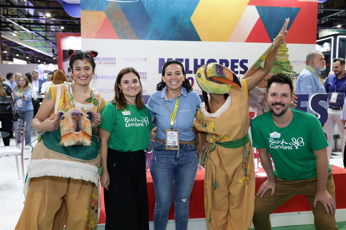 Gabriel Freitas, da Avis, Juan Taiano, da Terrawind, Laura Ventura, Edson Ventura e André Herculano, da Avis 