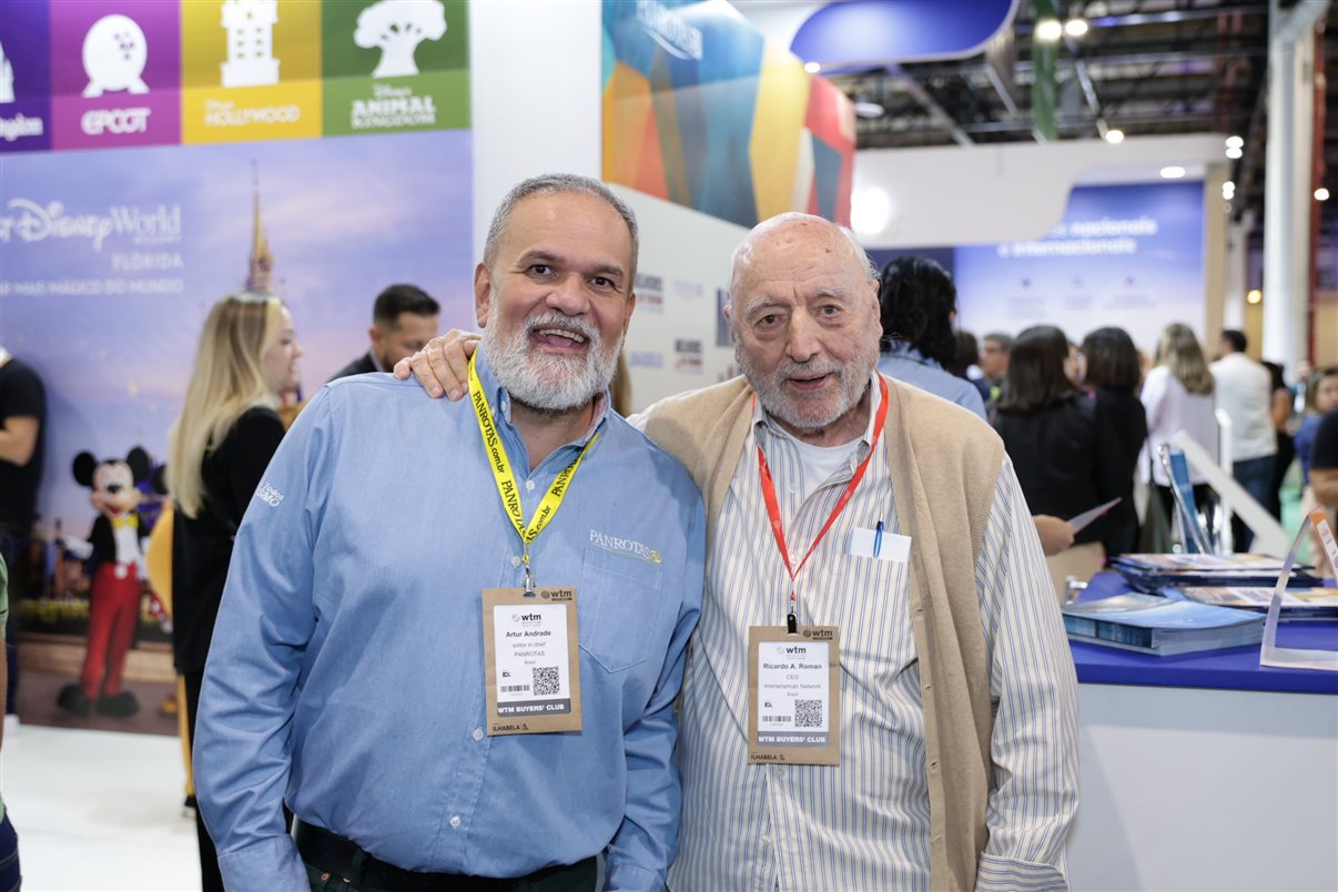 Gabriel Freitas, da Avis, Juan Taiano, da Terrawind, Laura Ventura, Edson Ventura e André Herculano, da Avis 