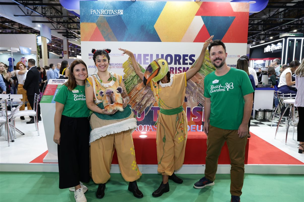 Gabriel Freitas, da Avis, Juan Taiano, da Terrawind, Laura Ventura, Edson Ventura e André Herculano, da Avis 