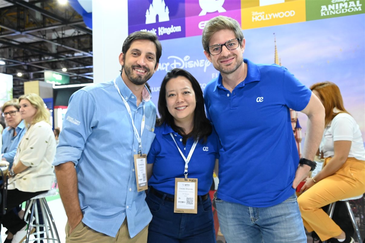 Gabriel Freitas, da Avis, Juan Taiano, da Terrawind, Laura Ventura, Edson Ventura e André Herculano, da Avis 