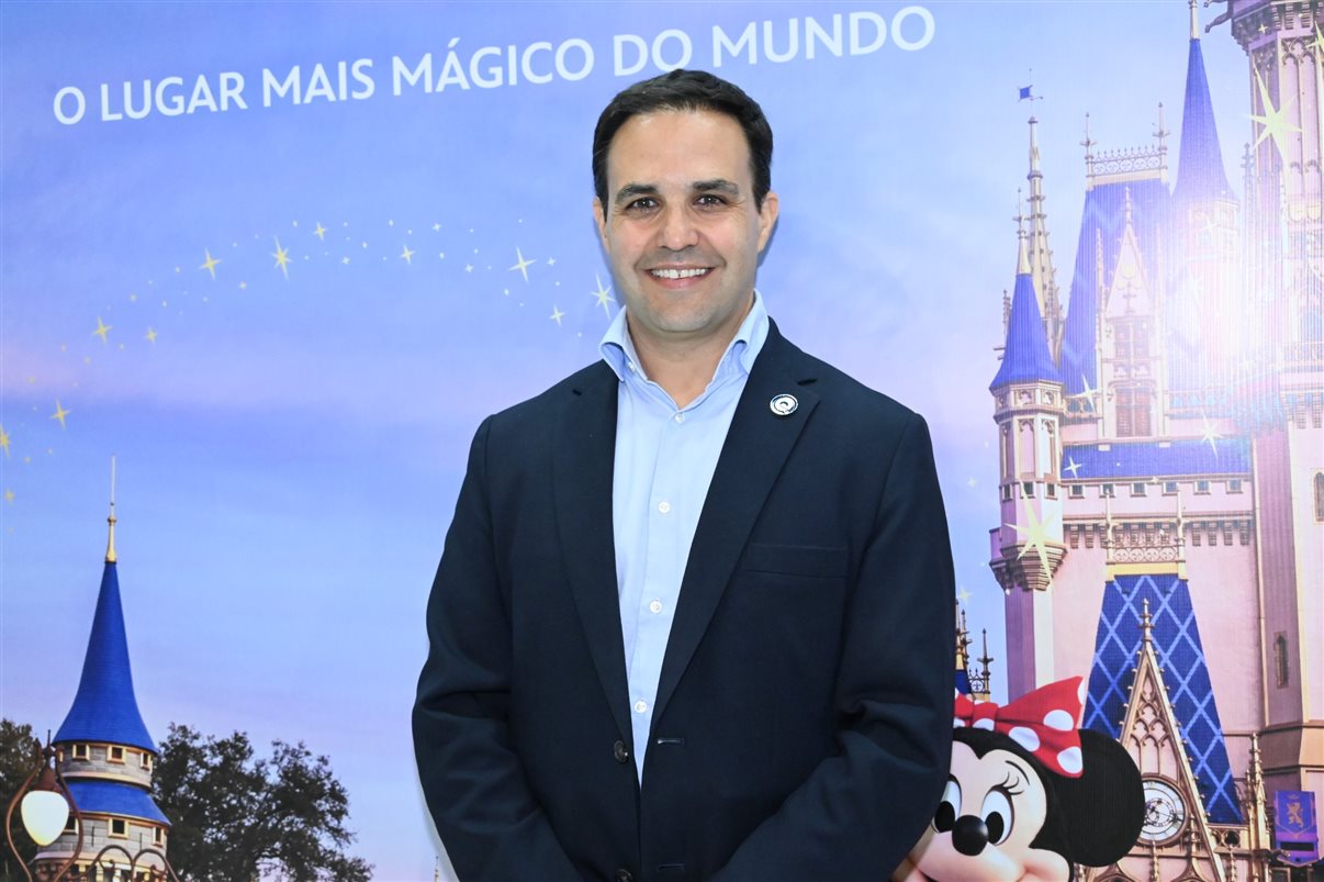 Gabriel Freitas, da Avis, Juan Taiano, da Terrawind, Laura Ventura, Edson Ventura e André Herculano, da Avis 