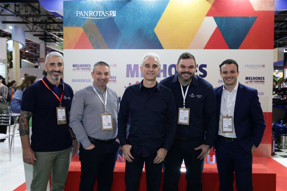 Gabriel Freitas, da Avis, Juan Taiano, da Terrawind, Laura Ventura, Edson Ventura e André Herculano, da Avis 