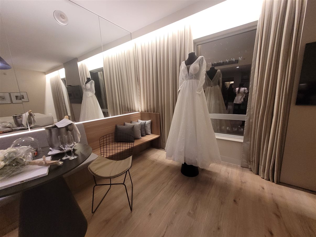 Projeto contemplou a renovação de mobiliários, substituição de carpetes por pisos frios e nova iluminação