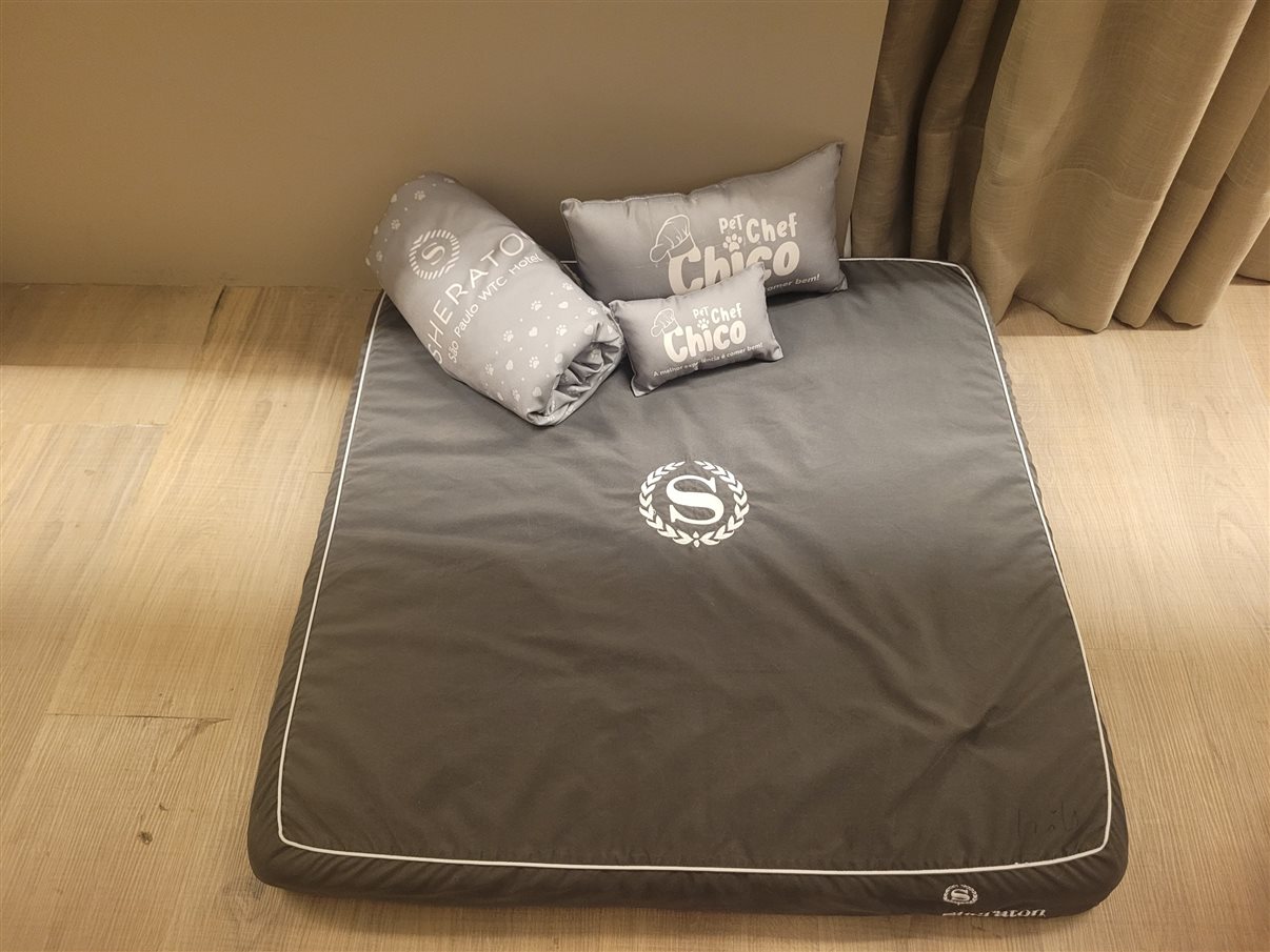 Projeto contemplou a renovação de mobiliários, substituição de carpetes por pisos frios e nova iluminação