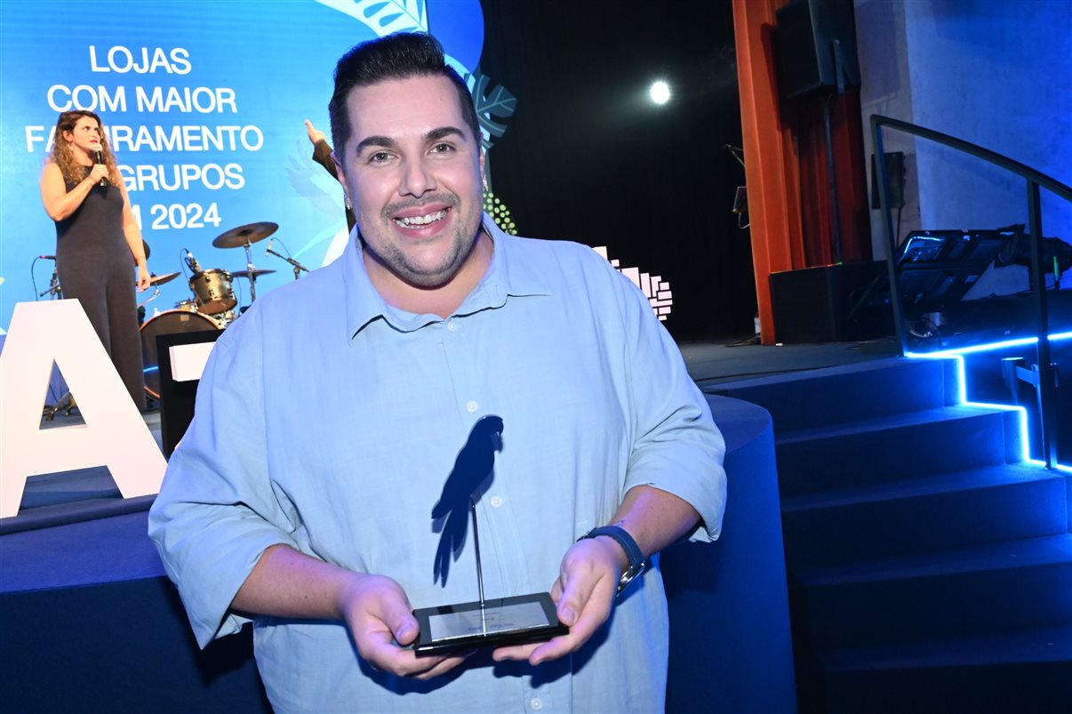 Erika Monti, da Azul Viagens Mooca, e Cristiani Piccin, da Amabiletur