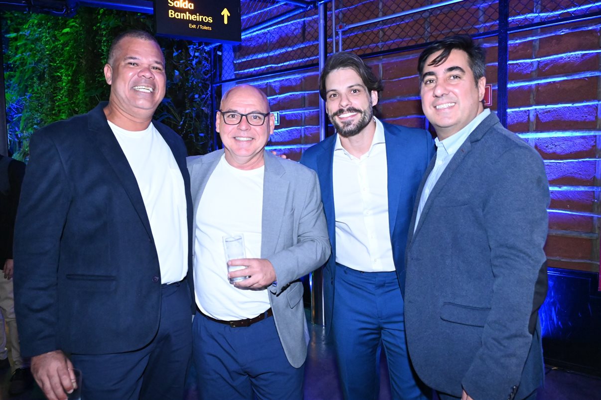 Erika Monti, da Azul Viagens Mooca, e Cristiani Piccin, da Amabiletur