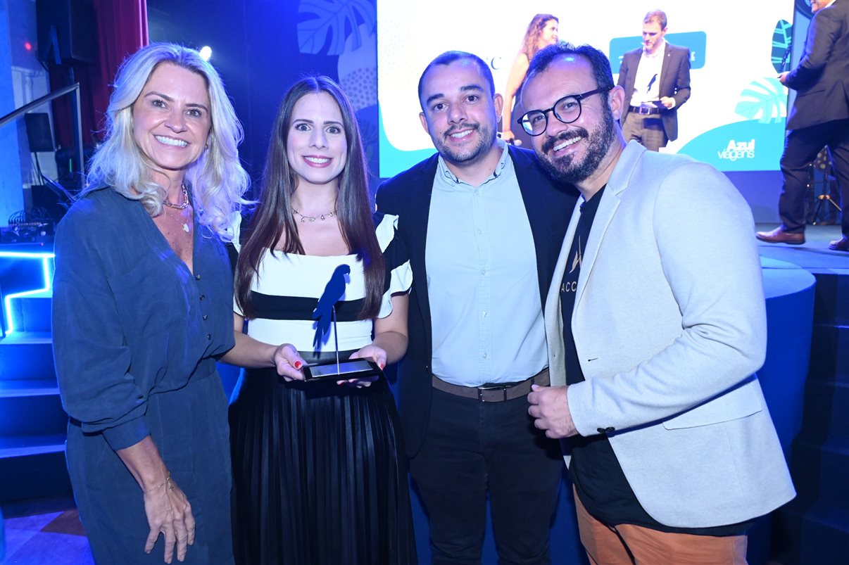 Erika Monti, da Azul Viagens Mooca, e Cristiani Piccin, da Amabiletur