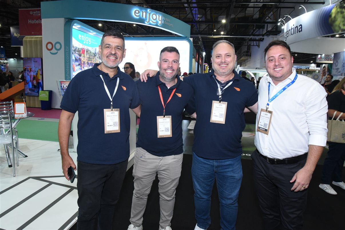 Guillermo Alcorta, da PANROTAS, e Felipe Gonzalez, da Cassinotur