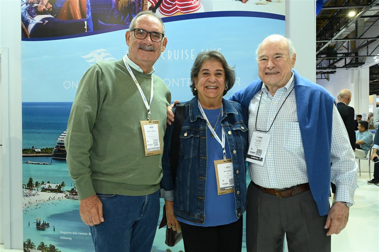 Marcela Cuesta, do Arakur Ushuaia, Guillermo Alcorta, da PANROTAS, Ana Medeiros, da Abav Nacional, e Maria Laura Pierini, do Visit Buenos Aires