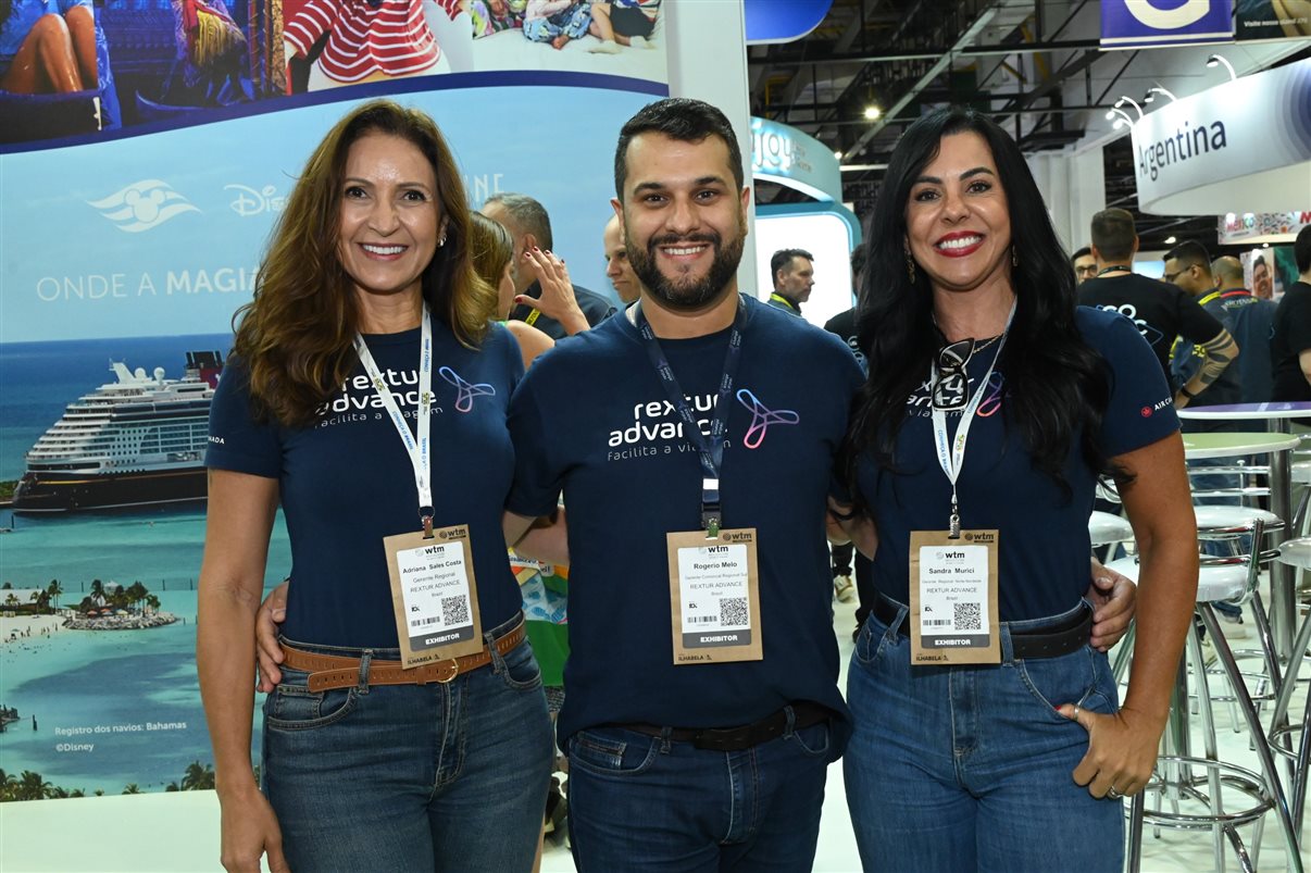 Marcela Cuesta, do Arakur Ushuaia, Guillermo Alcorta, da PANROTAS, Ana Medeiros, da Abav Nacional, e Maria Laura Pierini, do Visit Buenos Aires