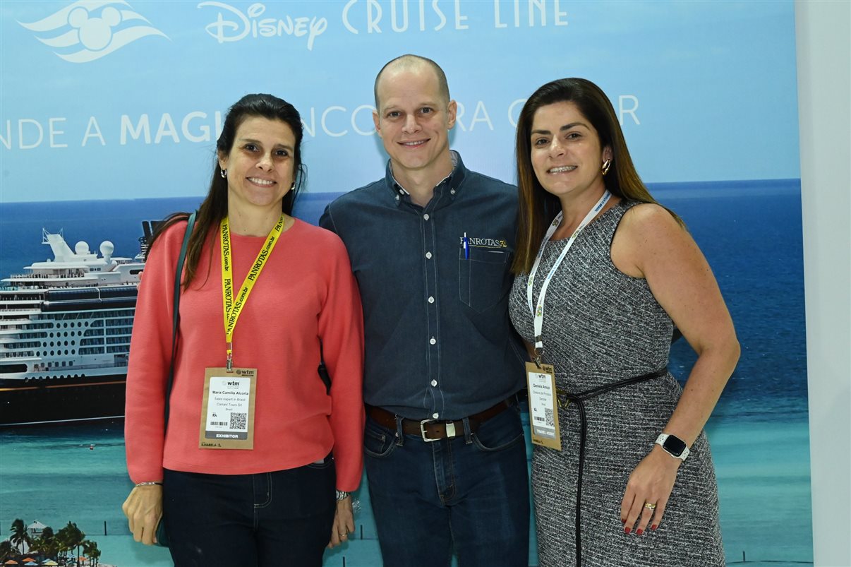 Marcela Cuesta, do Arakur Ushuaia, Guillermo Alcorta, da PANROTAS, Ana Medeiros, da Abav Nacional, e Maria Laura Pierini, do Visit Buenos Aires