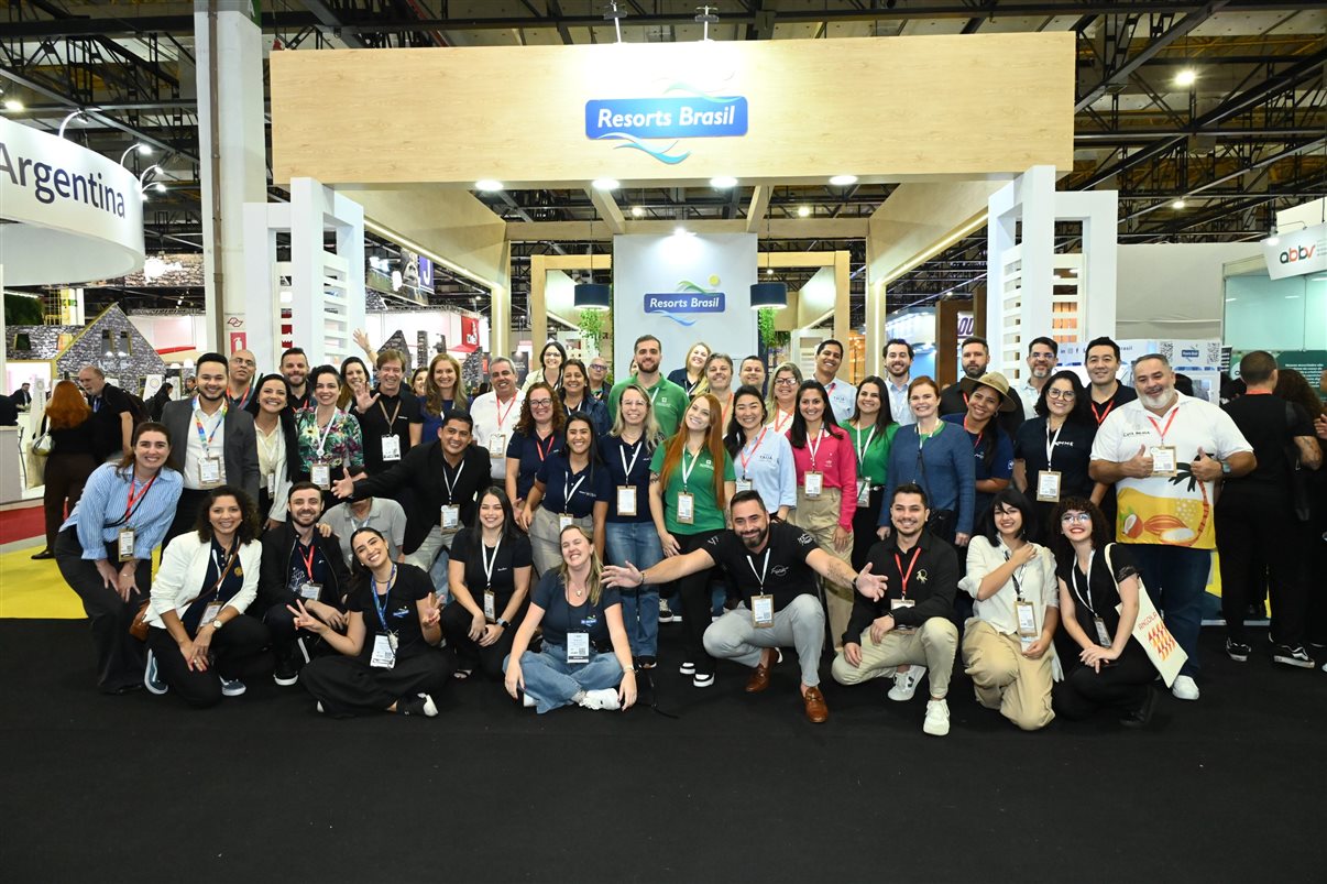 Marcela Cuesta, do Arakur Ushuaia, Guillermo Alcorta, da PANROTAS, Ana Medeiros, da Abav Nacional, e Maria Laura Pierini, do Visit Buenos Aires