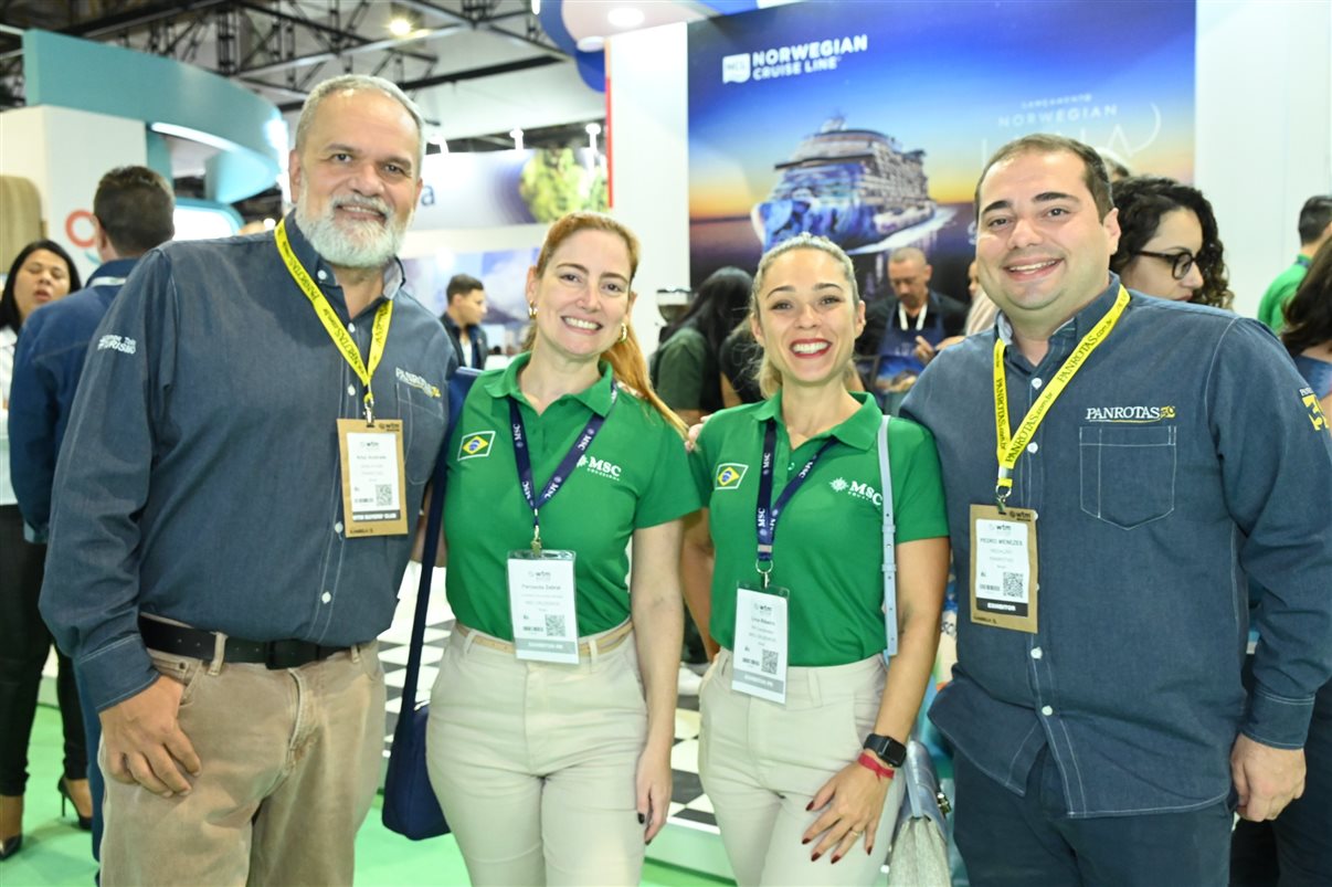 Marcela Cuesta, do Arakur Ushuaia, Guillermo Alcorta, da PANROTAS, Ana Medeiros, da Abav Nacional, e Maria Laura Pierini, do Visit Buenos Aires