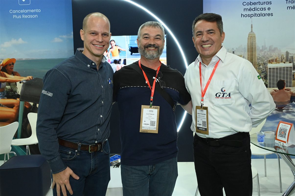 Marcela Cuesta, do Arakur Ushuaia, Guillermo Alcorta, da PANROTAS, Ana Medeiros, da Abav Nacional, e Maria Laura Pierini, do Visit Buenos Aires