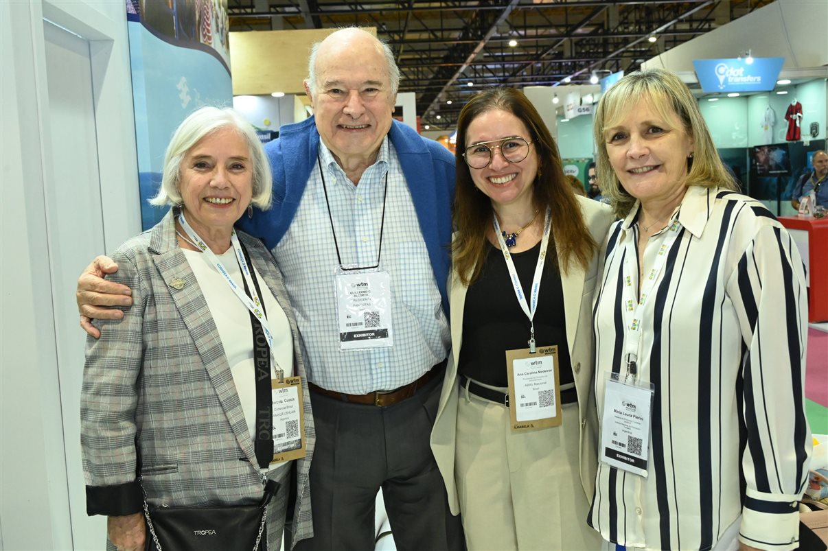 Marcela Cuesta, do Arakur Ushuaia, Guillermo Alcorta, da PANROTAS, Ana Medeiros, da Abav Nacional, e Maria Laura Pierini, do Visit Buenos Aires