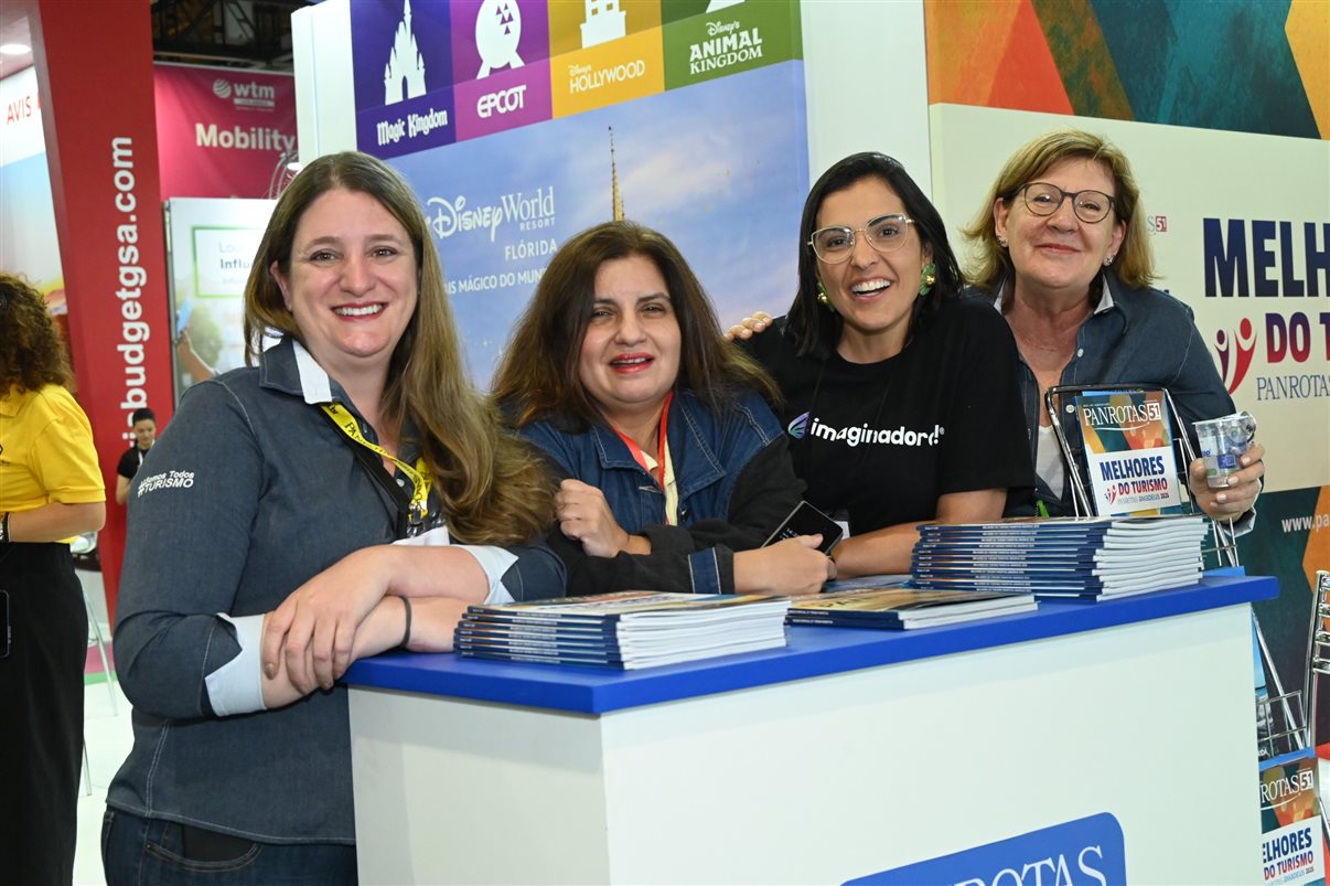 Marcela Cuesta, do Arakur Ushuaia, Guillermo Alcorta, da PANROTAS, Ana Medeiros, da Abav Nacional, e Maria Laura Pierini, do Visit Buenos Aires