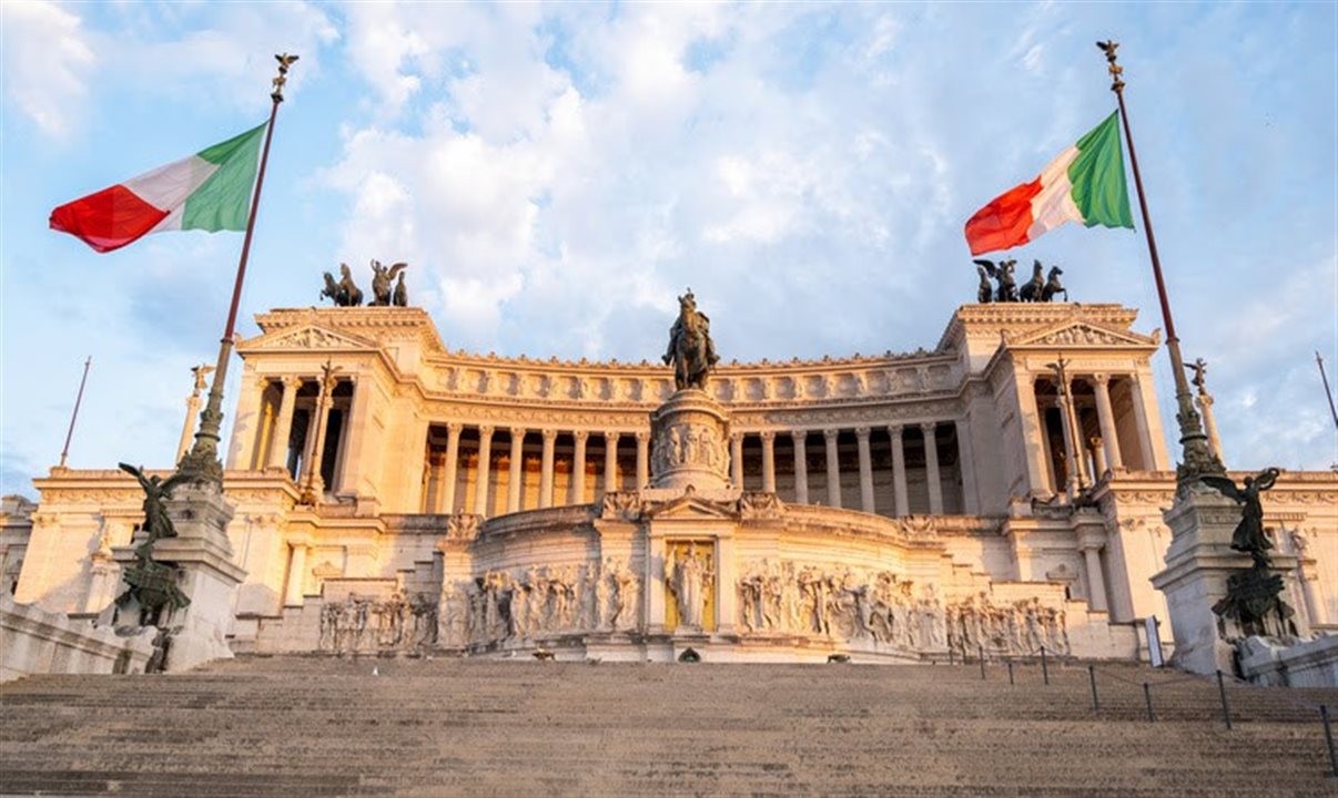 Estima-se que esse movimento injete aproximadamente 21 bilhões de dólares na economia italiana