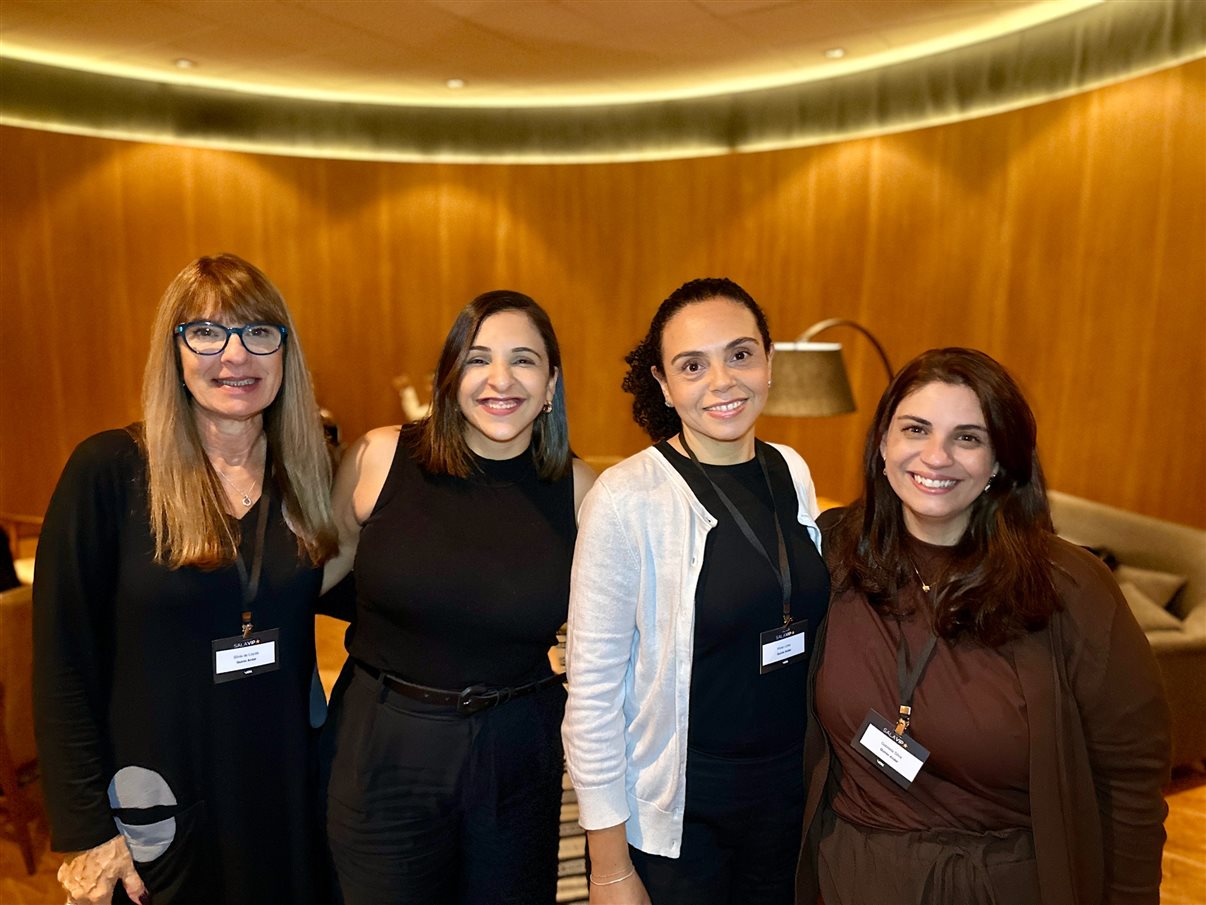 Tatiane Pavan, da VOLL, Josafá Pinheiro, da Lojas Torra, e Luana Nogueira, da Alagev