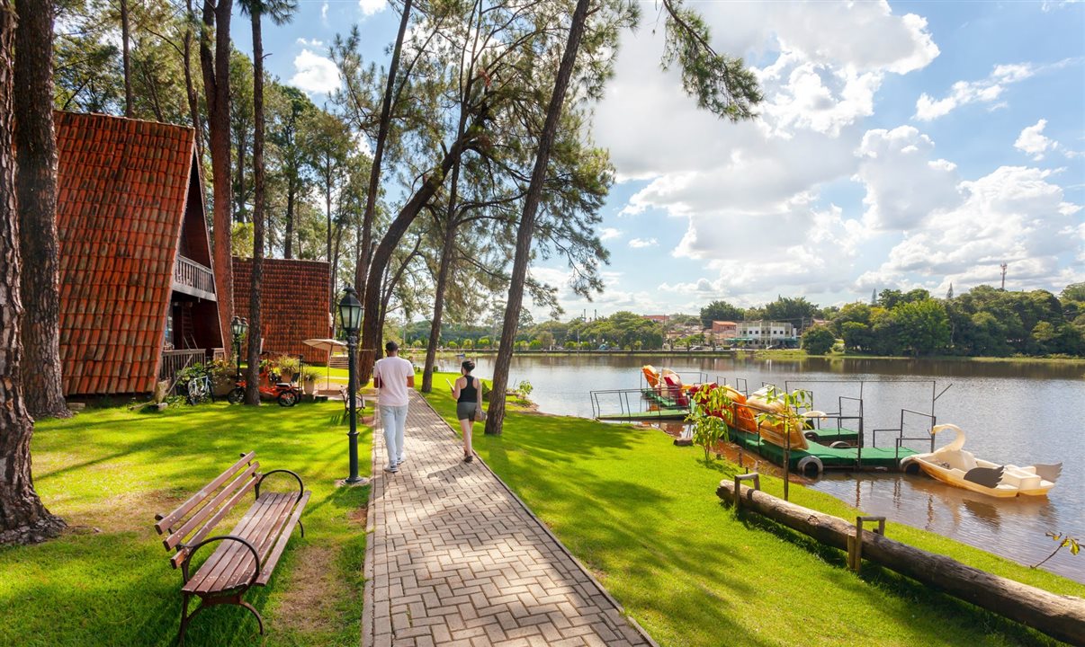 Cidades como Barra Bonita, Itu, Espírito Santo do Pinhal, Amparo e Brotas contam com programações voltadas a diferentes faixas etárias. Na foto está o Parque Van Gogh, em Holambra