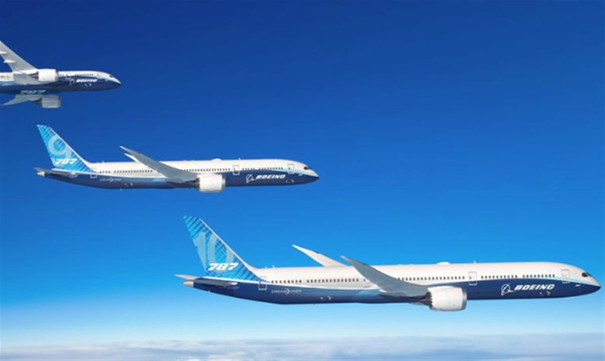 Em média, cada 787 voa por mais de 12 horas por dia
