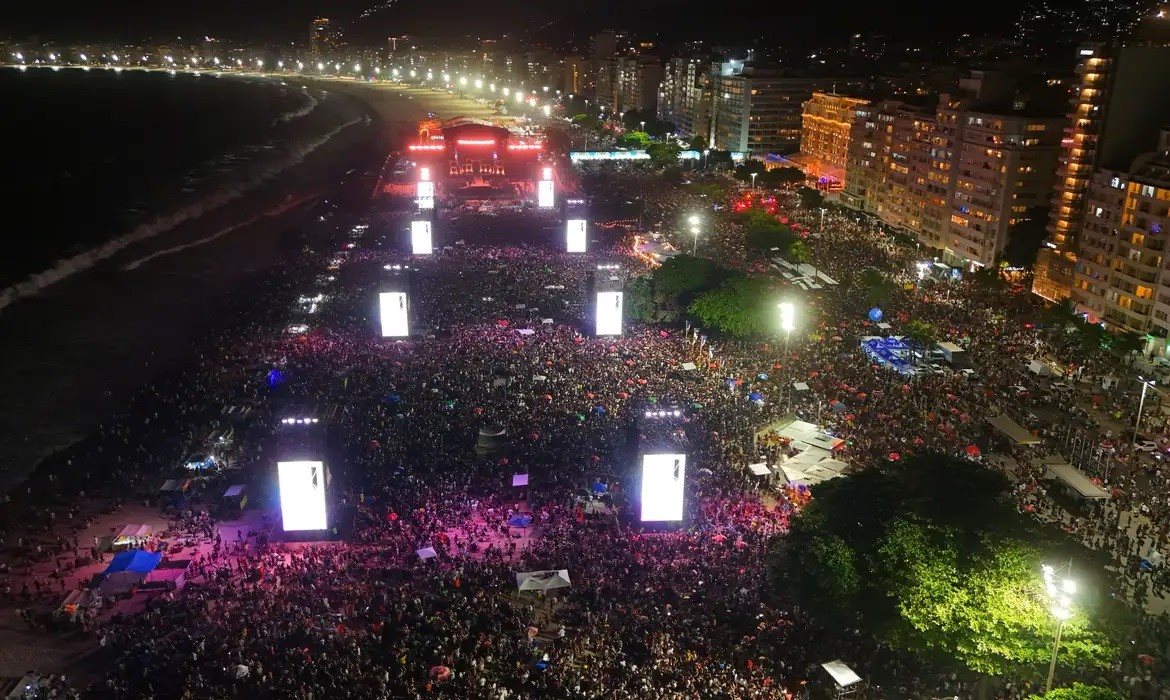 O evento marcou o maior público da carreira da artista e o maior já registrado para uma cantora solo