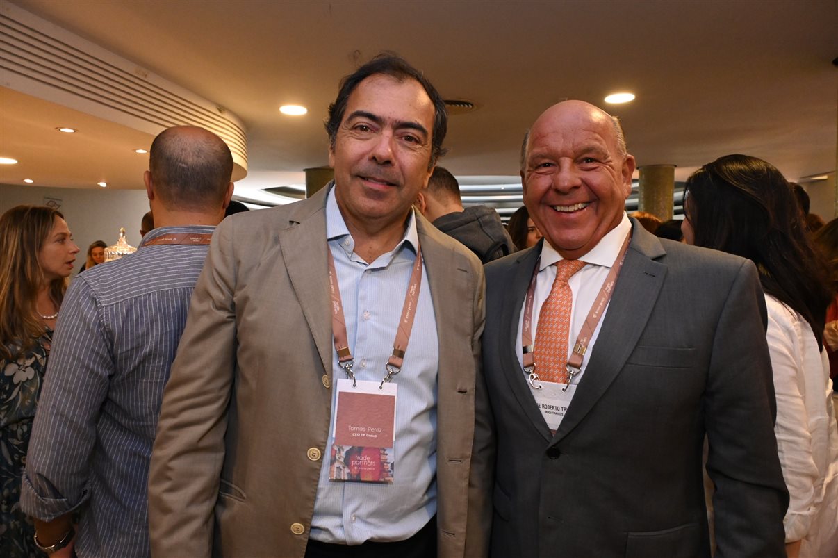 Tomás Perez, da Teresa Perez Tours, com José Roberto Trinca