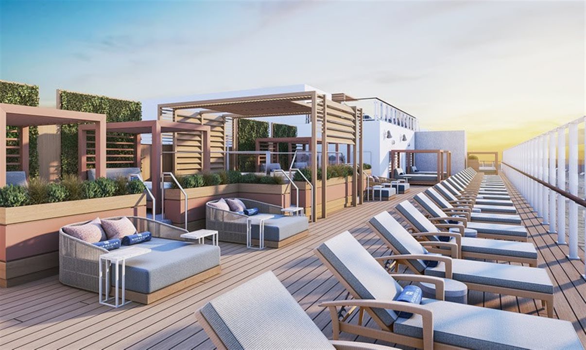 Norwegian Epic - Vibe Beach Club