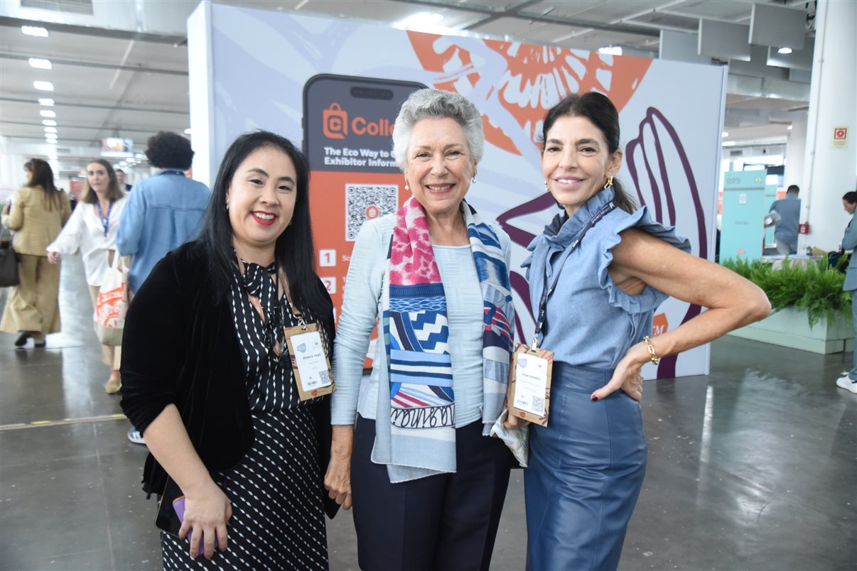 .Renata Yano e Teresa Perez, do grupo Teresa Perez, ao lado de Lígia Danesi, da Jumeirah Hotels
