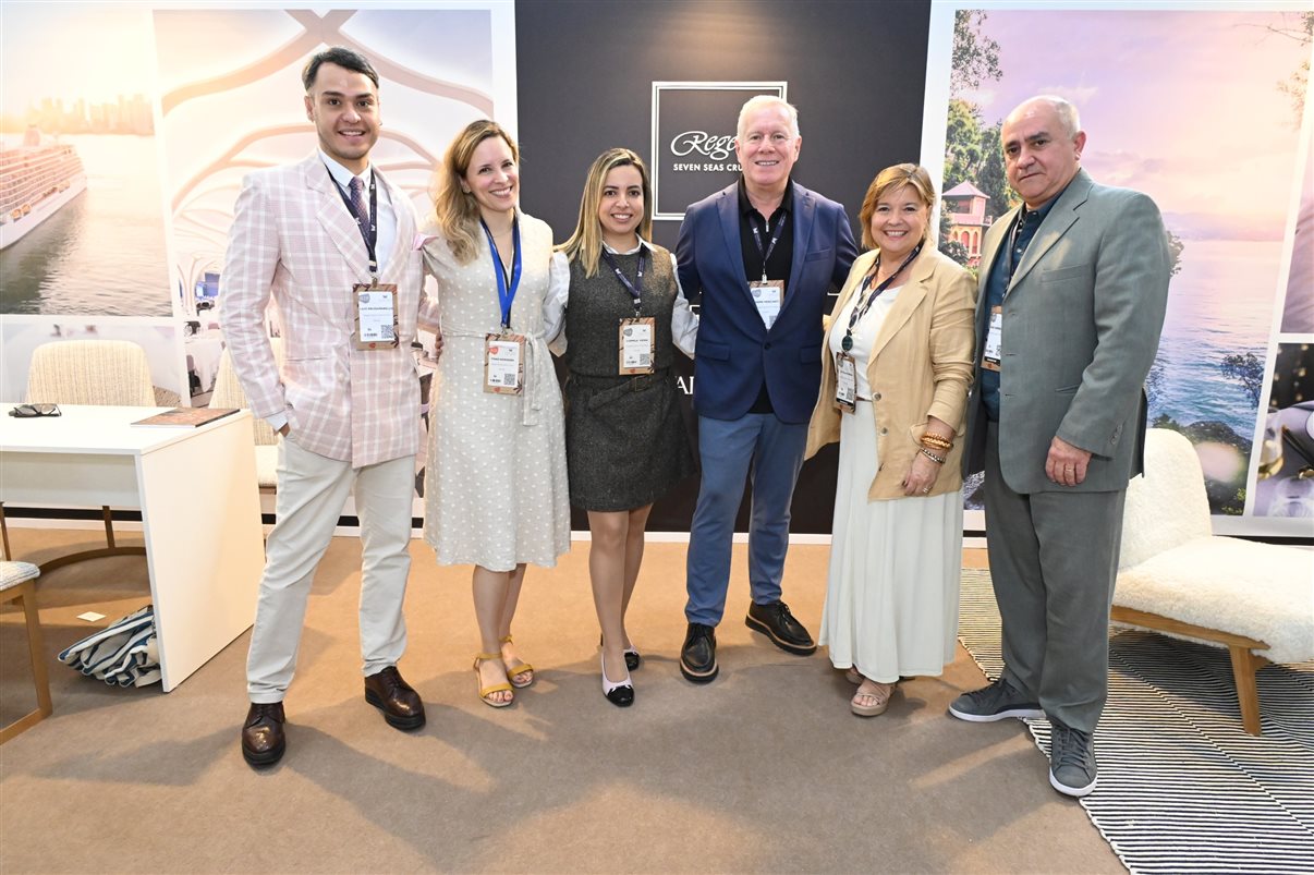 Time Norwegian Cruise Line Holdings: Caio Brusamarello, Thais Heringer, Ludmila Vieira, André Mercanti, Estela Farina e João Gonçalves