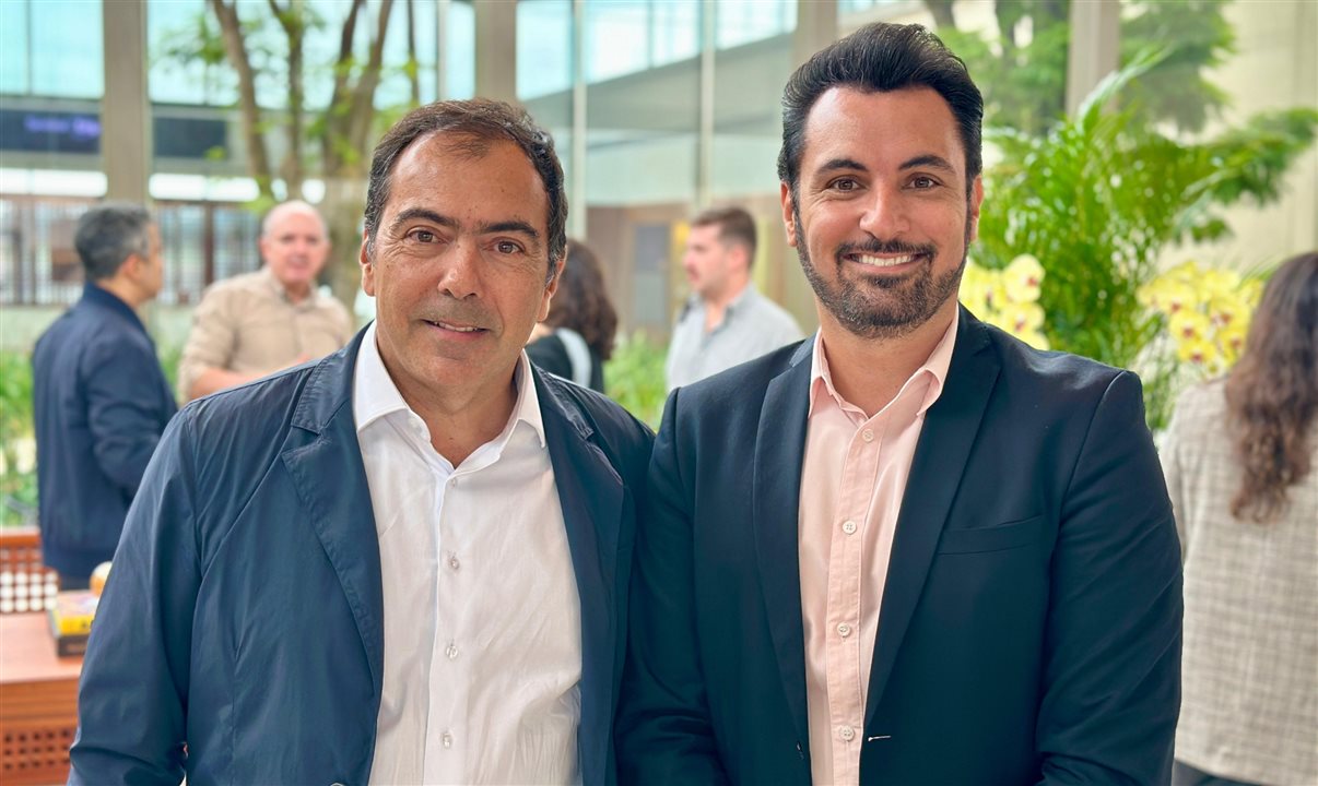 Tomas Perez, da Teresa Perez, e Tiago Grandizoli, do Terminal BTG Pactual, durante inauguração do terminal, em outubro de 2024