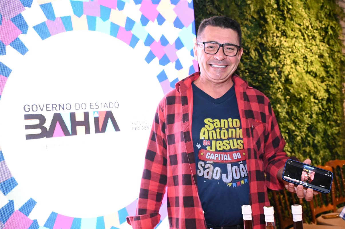 Erivaldo Silva, (Sagui), da Cativa, João Henrique Paulilo, secretário de Cultura, Esporte e Turismo de Alagoinha, e Ricardo Pereira, da EHTL Viagens