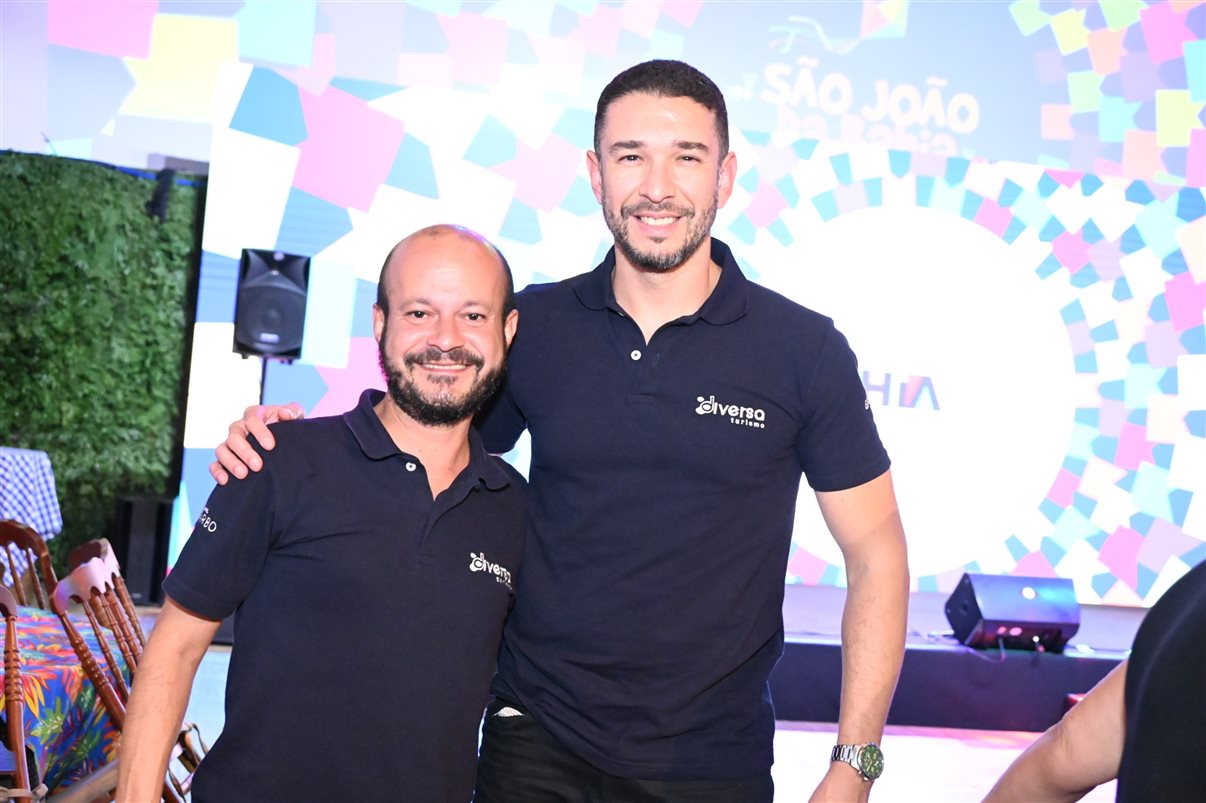 Erivaldo Silva, (Sagui), da Cativa, João Henrique Paulilo, secretário de Cultura, Esporte e Turismo de Alagoinha, e Ricardo Pereira, da EHTL Viagens
