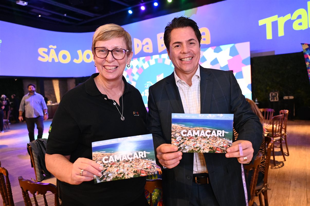 Erivaldo Silva, (Sagui), da Cativa, João Henrique Paulilo, secretário de Cultura, Esporte e Turismo de Alagoinha, e Ricardo Pereira, da EHTL Viagens