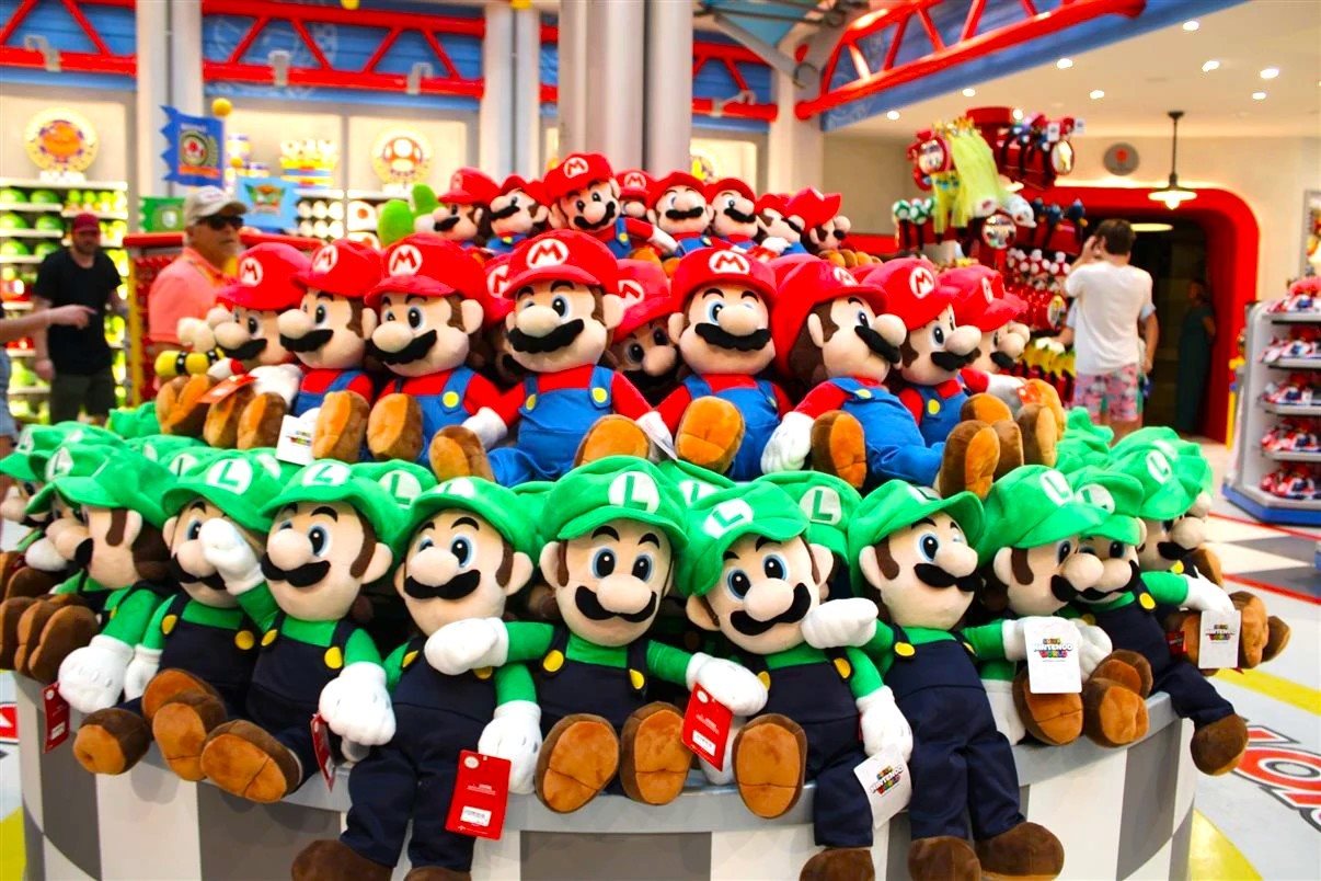 Visitantes poderão comprar uma variedade de produtos com alguns de seus personagens favoritos, como Mario, Luigi, Princesa Peach, Yoshi, Donkey Kong e muito mais
