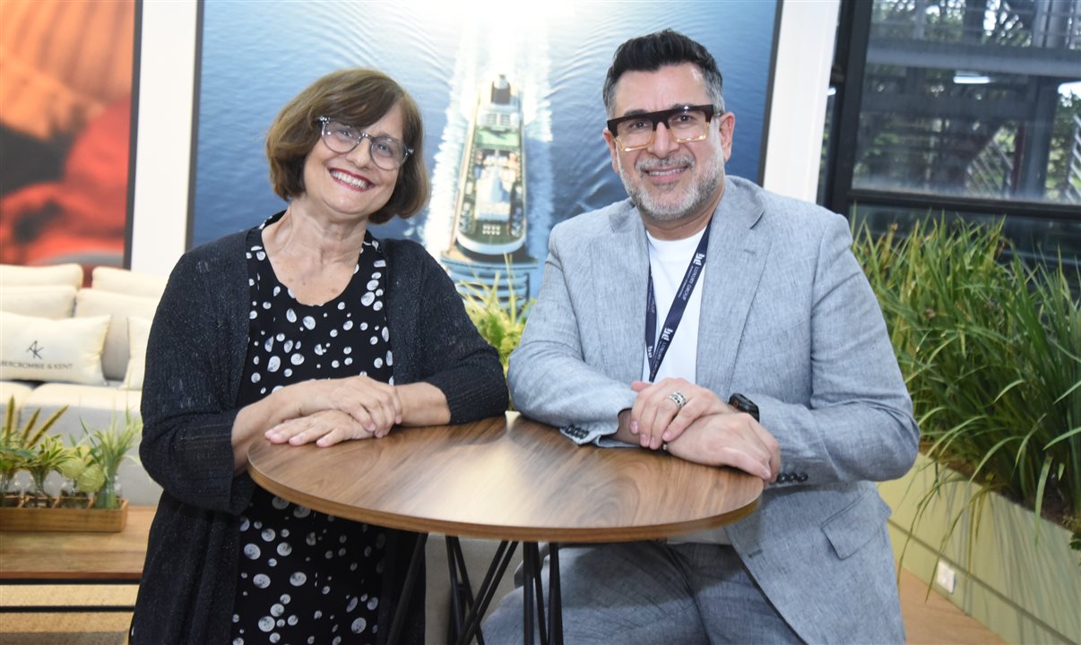 Márcia Galvão com Marco Martinez, diretor regional de Vendas da Crystal Cruises para América Latina e Caribe