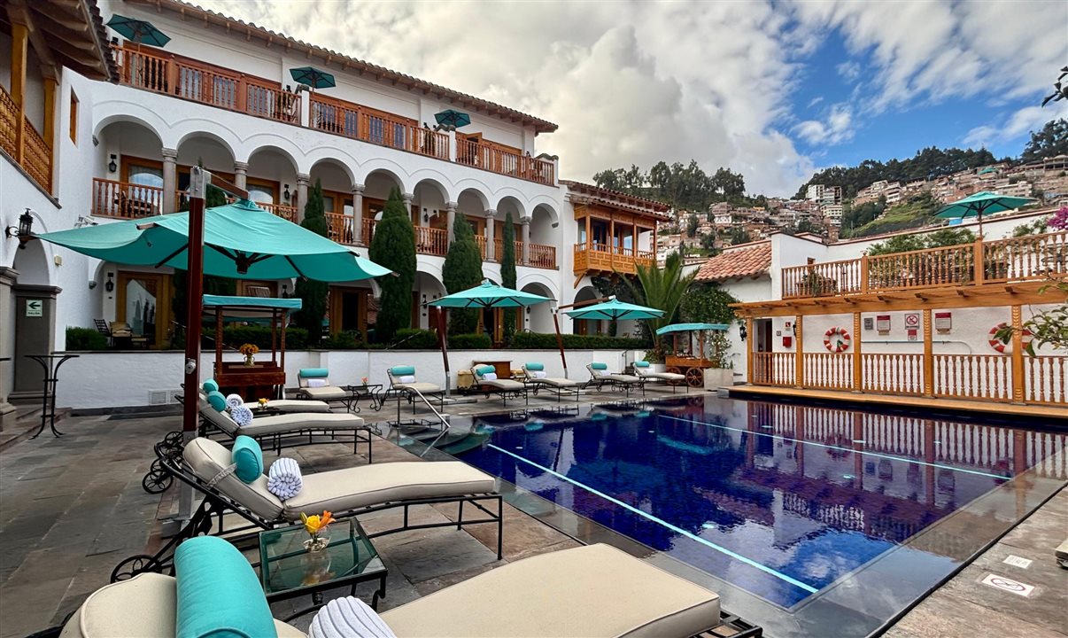 Piscina do hotel boutique Palácio Nazarenas, instalado em um convento do século XVII, em Cusco