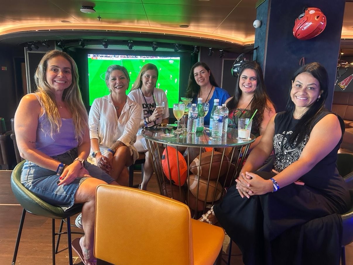 Carla Rodrigues, da Be Free Travel, Claudia Capecce, da Capecce Viagens e Turismo, Karina Lima, da Kia Travel, Janaína Lopes, da Viiajar.com, Leticia Morais, da Le Viagens, e Layane Peres, da Fox Fly Viagens
